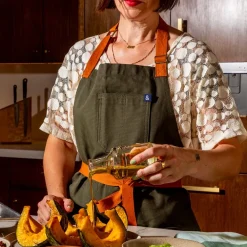 Discount Essential Apron Essential